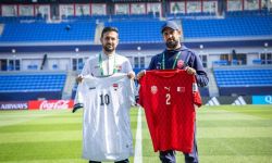 العراق يرتدي اللون الأبيض أمام البحرين التي ستلعب باللون الأحمر غدًا في كأس العرب في قطر 2025.